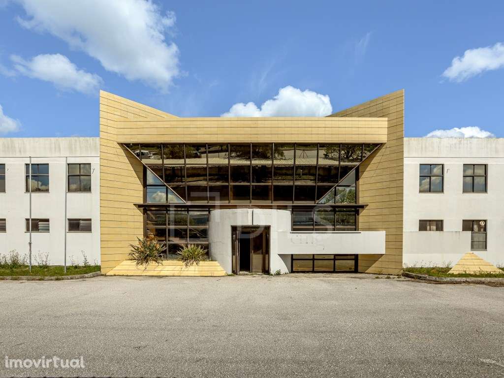 Armazém para venda na Zona Industrial de Torres Novas - Grande imagem: 2/26