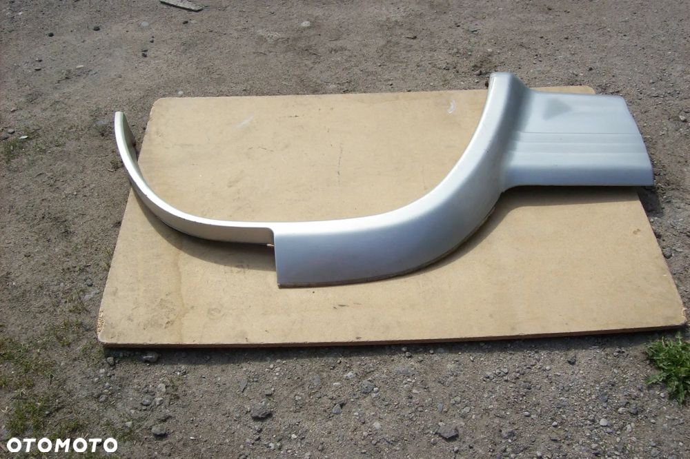 LISTWA PRAWY TYŁ MITSUBISHI PAJERO II ROK 91/99 - 2