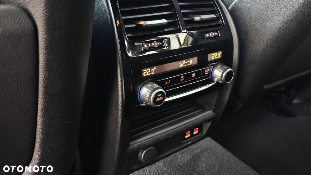 BMW Seria 5 520i Luxury Line - 34