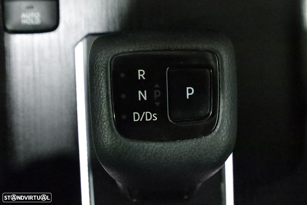 Nissan Qashqai 1.3 DIG-T N-Connecta Xtronic - 17