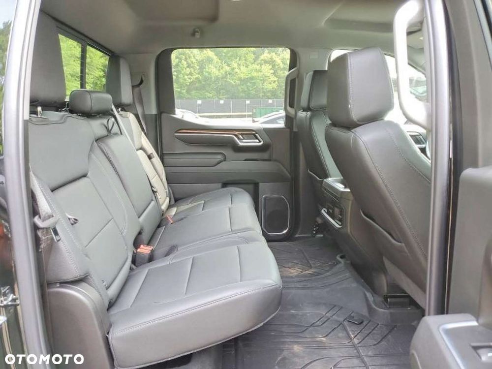 Chevrolet Silverado - 11