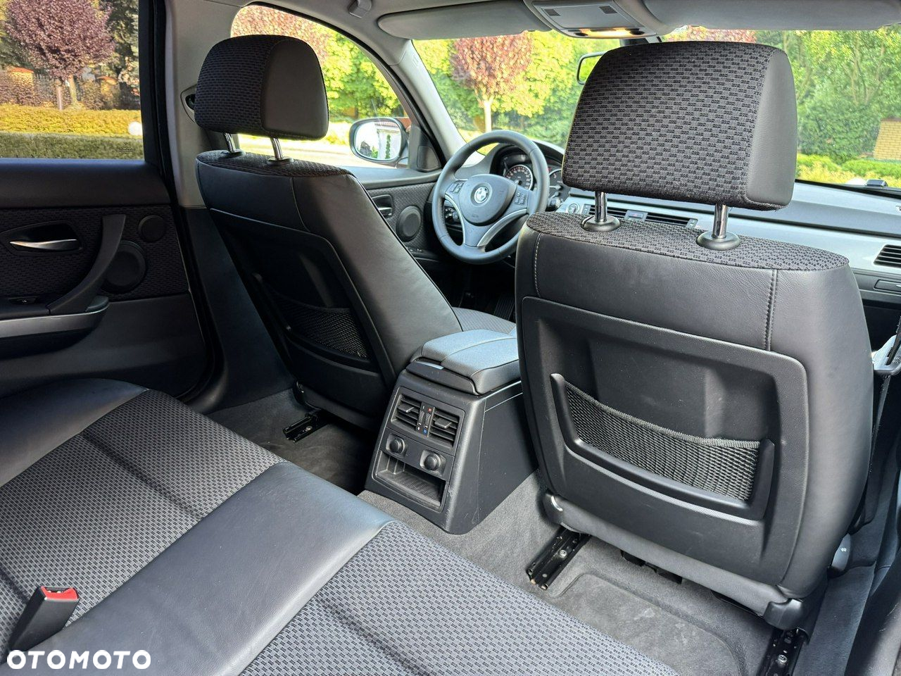 BMW Seria 3 320d xDrive - 28