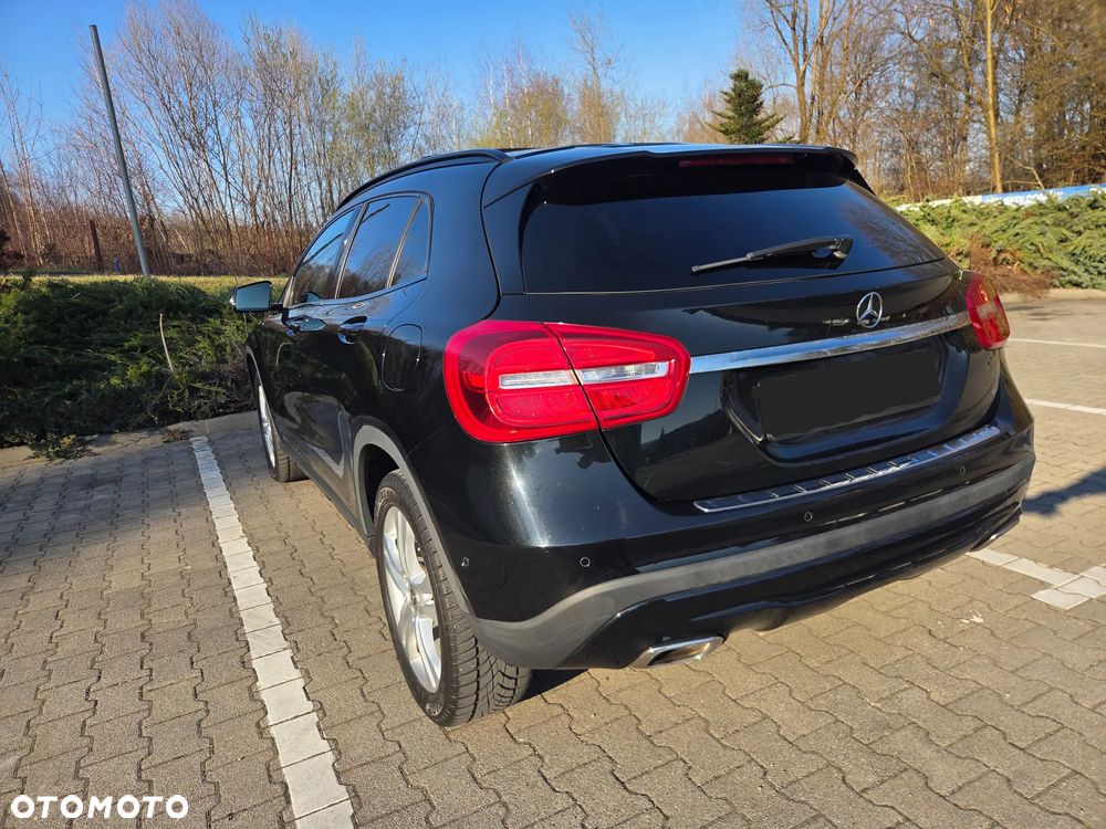 Mercedes-Benz GLA 220 d 4Matic 7G-DCT Style - 28