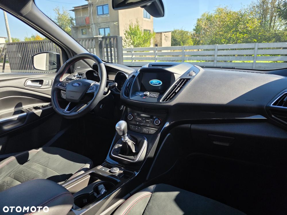 Ford Kuga 1.5 EcoBoost 2x4 ST-Line - 8