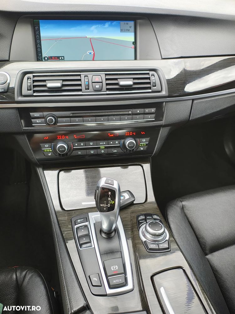 BMW Seria 5 520d Aut. Luxury Line - 25