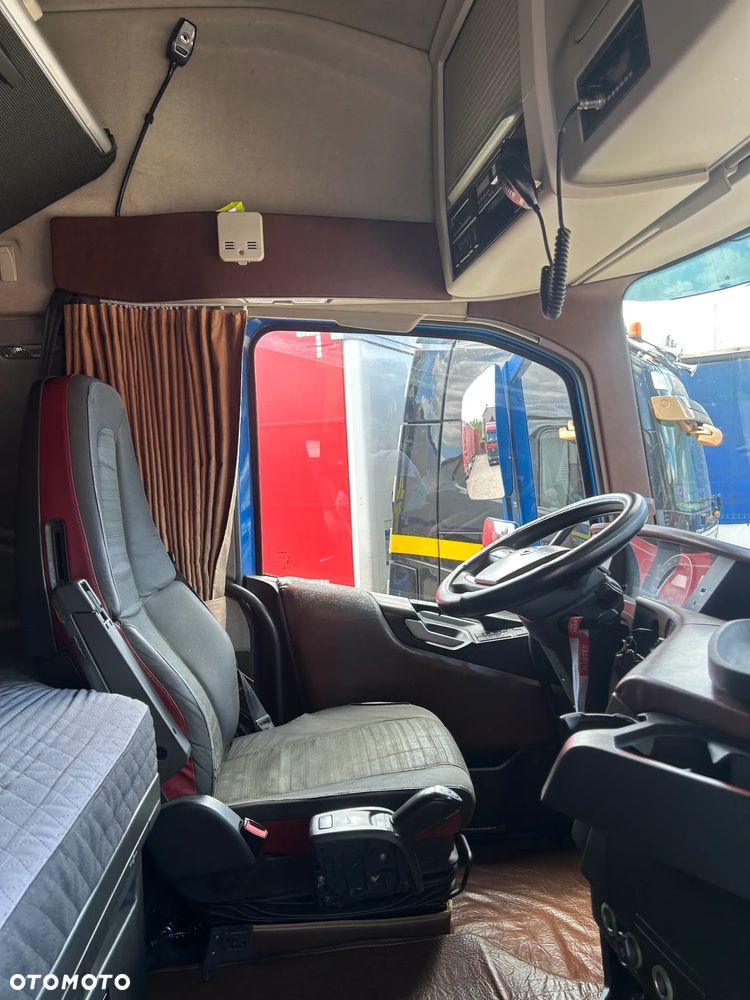 Volvo FH 500 AUTOMAT / HALOGENY ORUROWANIE / FULL SPOJLERY / LED / EURO 6 / TACHOGRAF NOWEJ GENERACJI / PRZÓD NOWE OPONY DUNLOP / 2015 ROK !! - 39