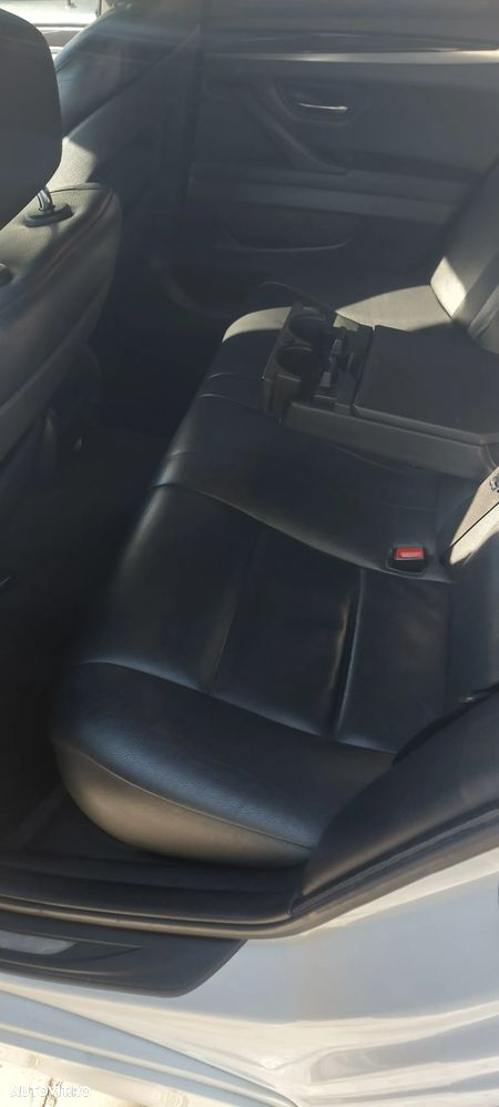 BMW Seria 5 525d Sport-Aut. - 14