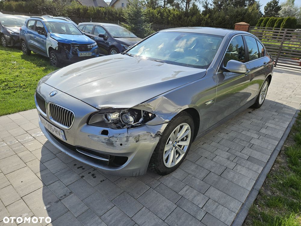 BMW Seria 5 525d Sport-Aut - 2