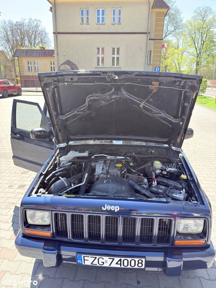 Jeep Cherokee - 29