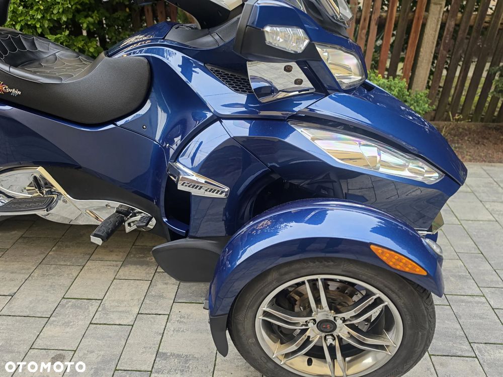 Can-Am Spyder - 6