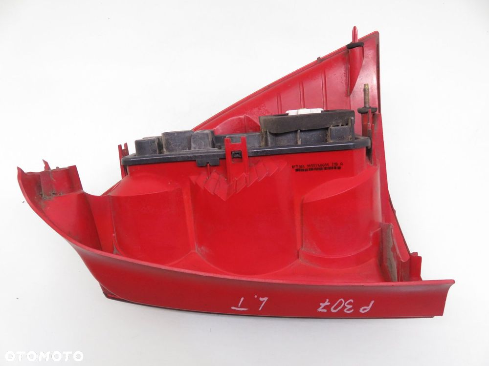 LAMPA LEWA TYLNA PEUGEOT 307 SW (3H) - 2