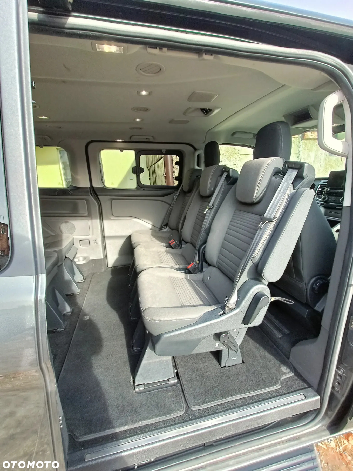 Ford Tourneo Custom 2.0 TDCi L2 Titanium SelectShift - 2