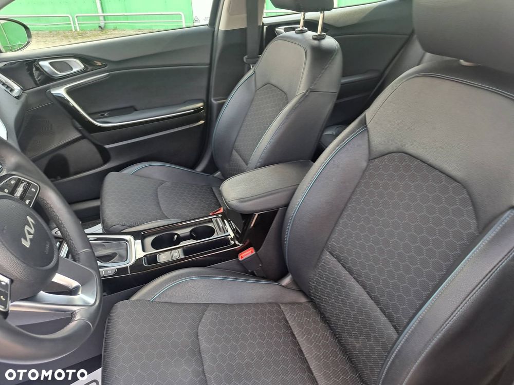 Kia XCeed 1.6 CRDi mHEV Prestige Line DCT - 12