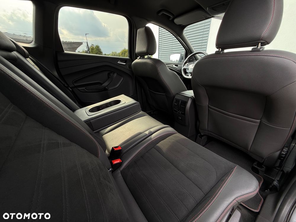 Ford Kuga 1.5 EcoBoost 2x4 ST-Line - 32