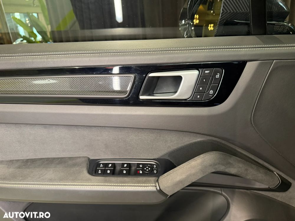 Porsche Cayenne Coupe - 18