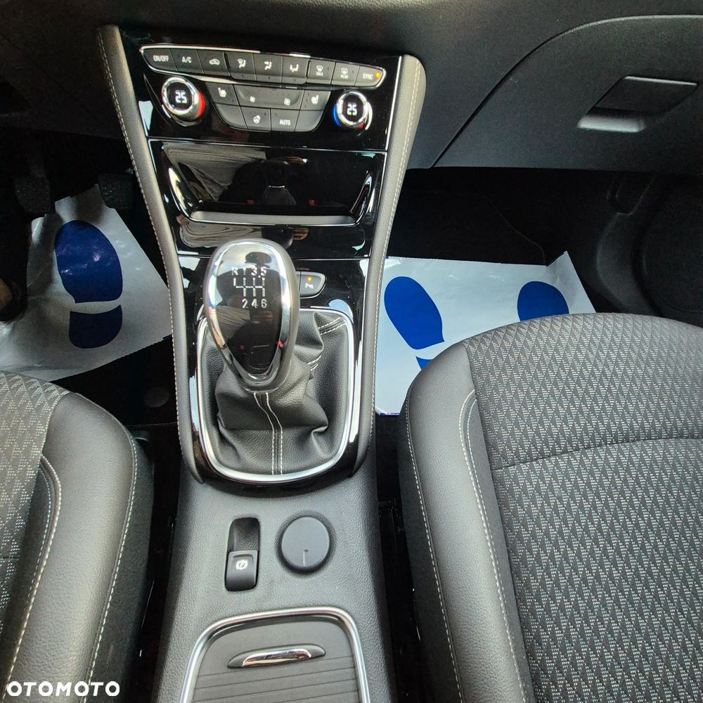 Opel Astra 1.4 T Elite - 12