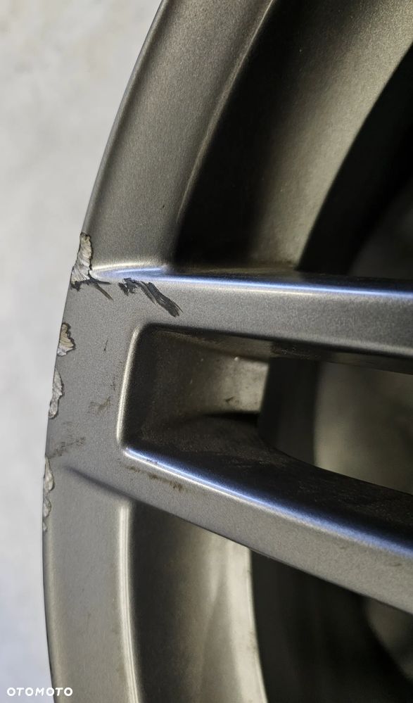 Felga Audi RS4 8E0601025BE 9x19 ET29 - 2