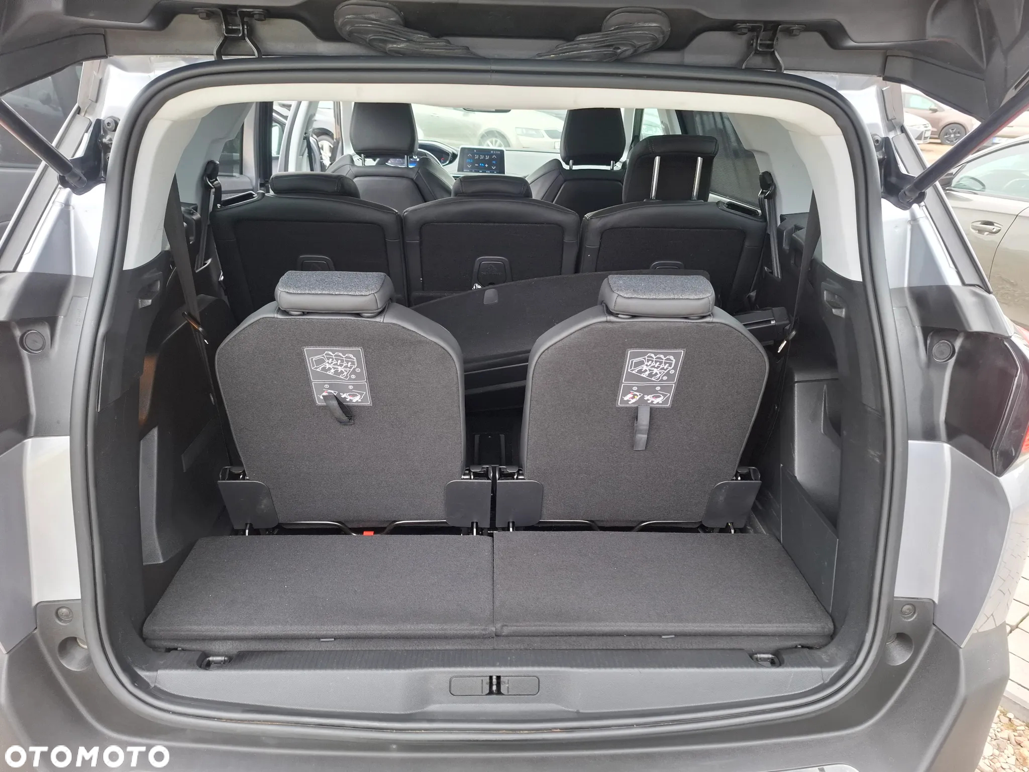 Peugeot 5008 1.5 BlueHDi GT S&S EAT8 - 33