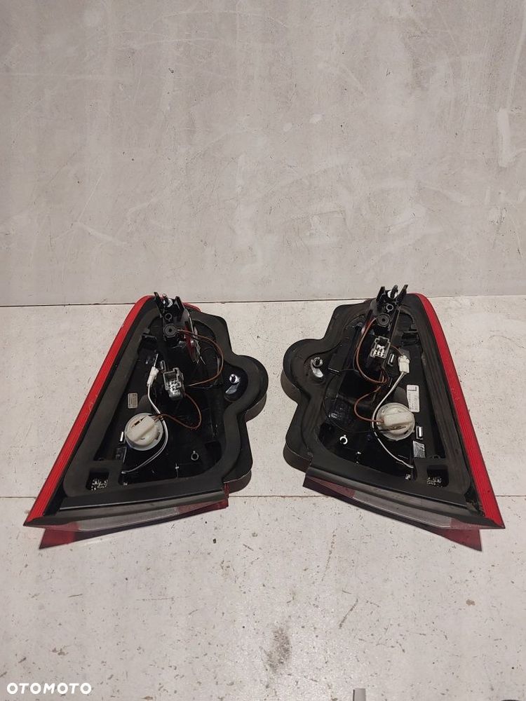 Ford mondeo mk4 lift kombi prawa lewa tylna lampa w klape bagażnika - 6