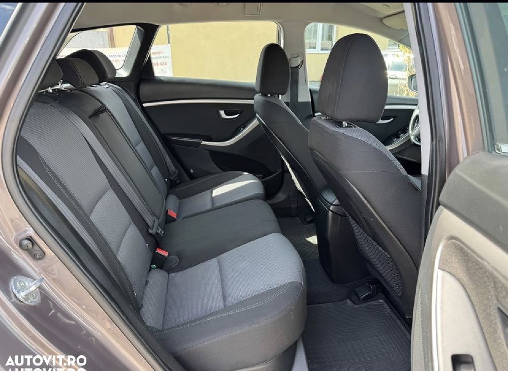 Hyundai i30 1.6 MPi Highway - 11