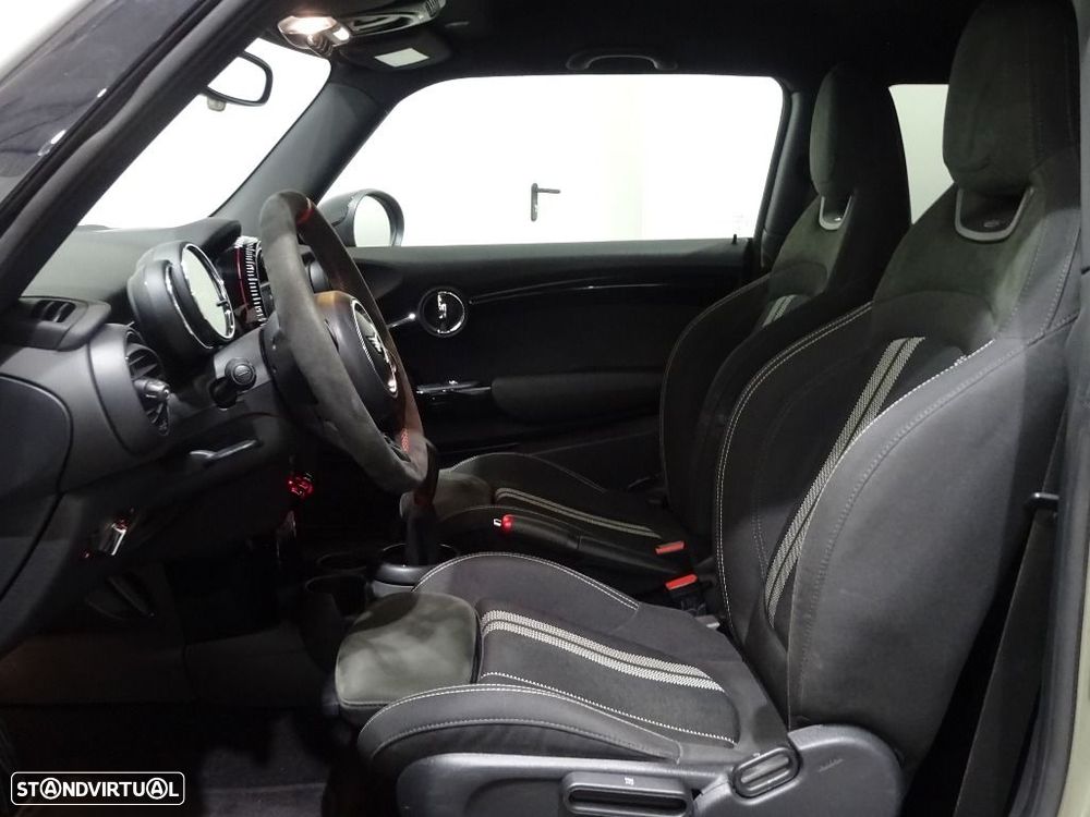 MINI 3 Portas John Cooper Works - 13