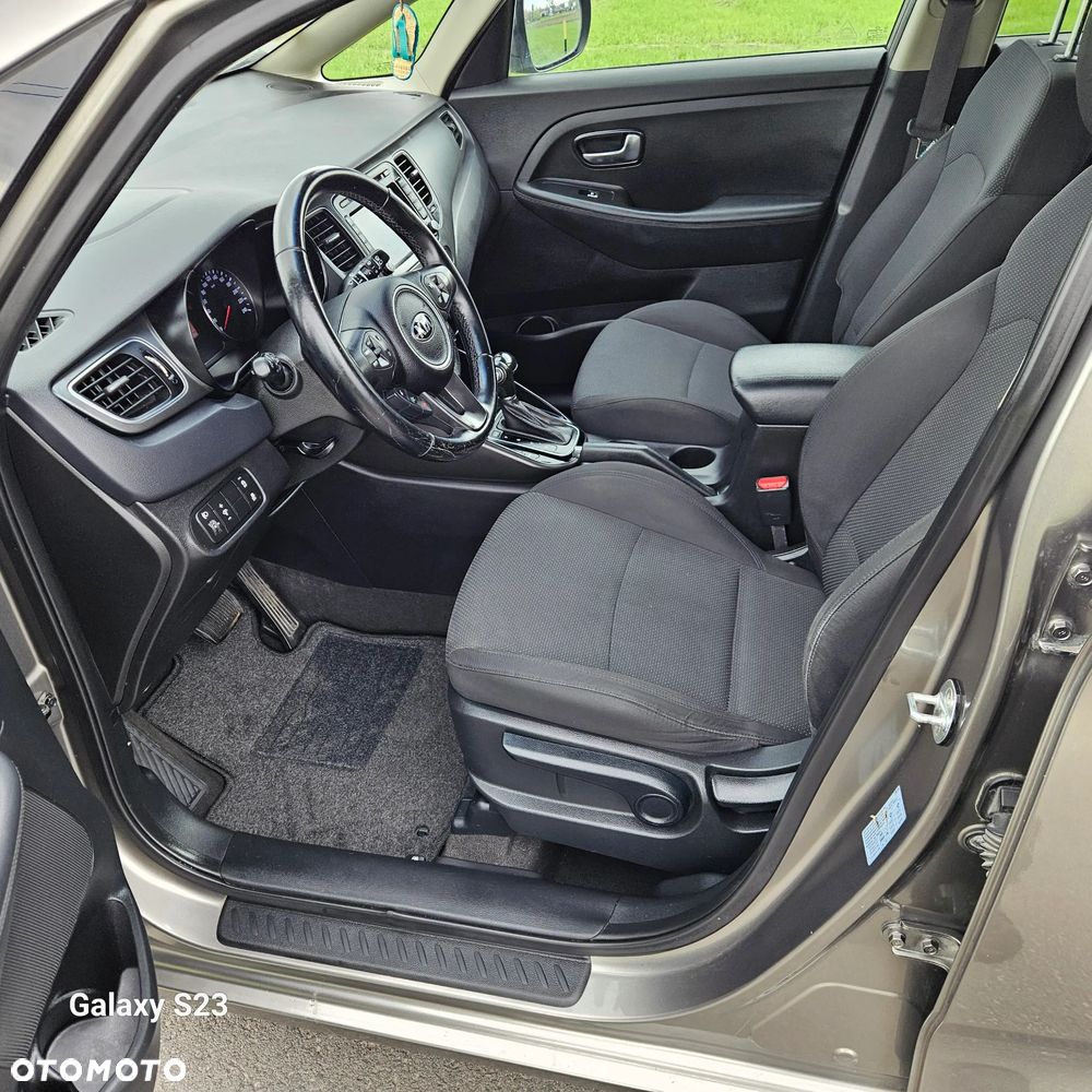 Kia Carens 1.7 CRDi 141 Dream Team Edition - 14