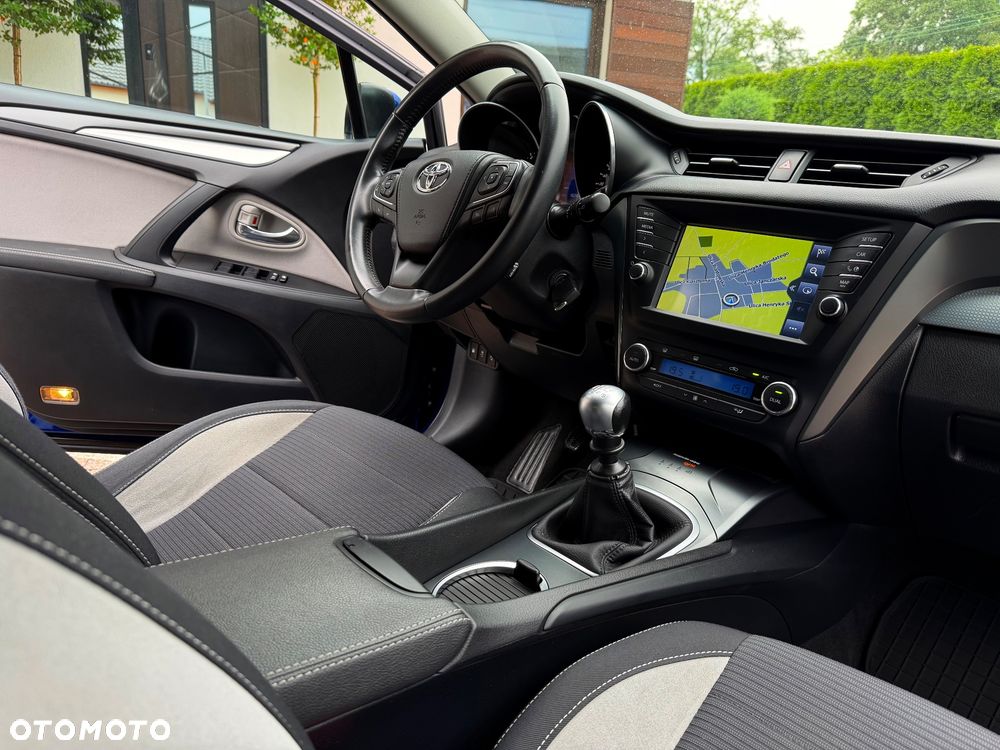 Toyota Avensis 2.0 D-4D Premium - 8