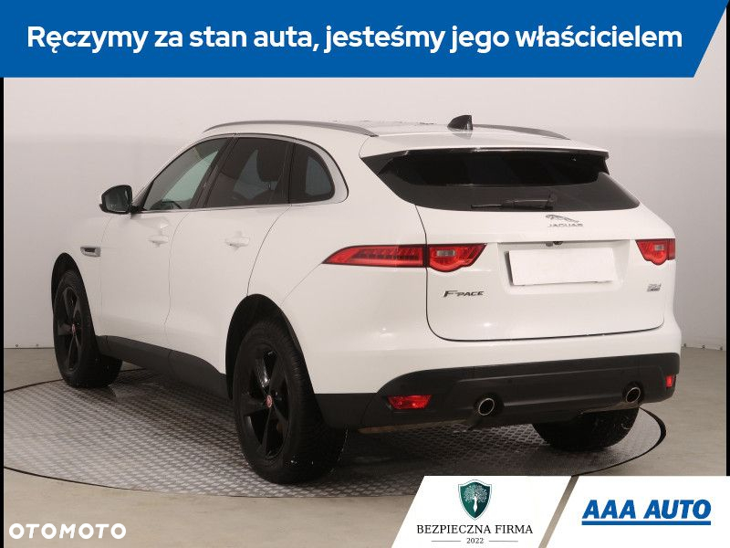 Jaguar F-Pace - 5