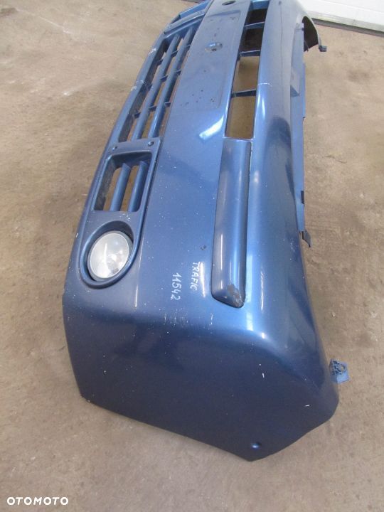 trafic vivaro 2.5 DCI EU zderzak przód - 2