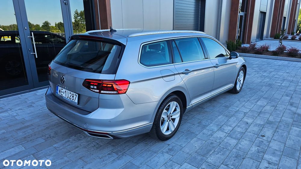Volkswagen Passat Variant 2.0 TDI EVO Elegance DSG - 28