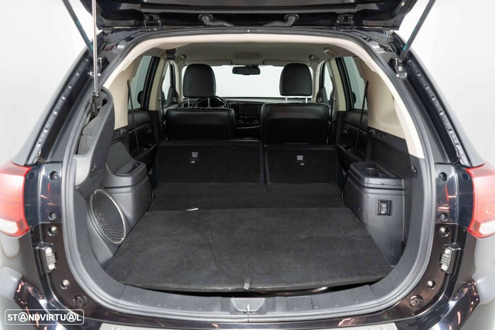 Mitsubishi Outlander - 13