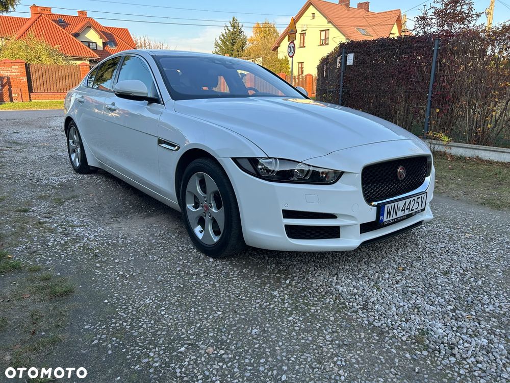 Jaguar XE - 10