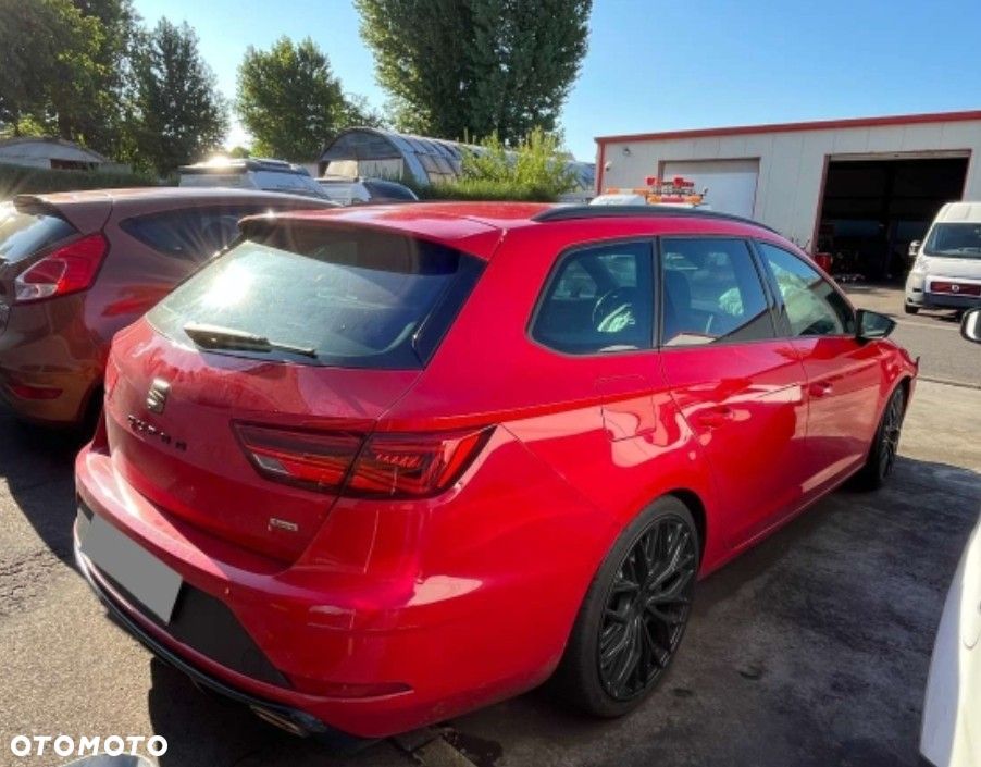Seat Leon Sportstourer 2.0 TSI Start&Stop 4Drive DSG Cupra 300 - 4