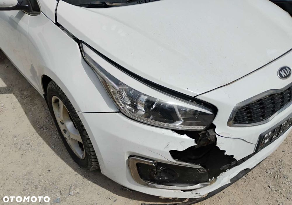 Kia Ceed - 21
