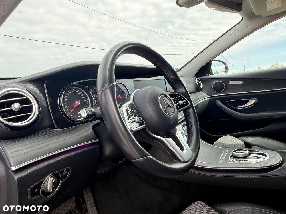Mercedes-Benz Klasa E 220 d 9G-TRONIC Sportstyle Edition - 20