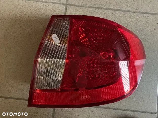 LAMPA TYŁ PRAWA HYUNDAI GETZ LIFT 924021C5XX - 1