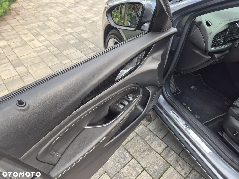 Opel Insignia - 18