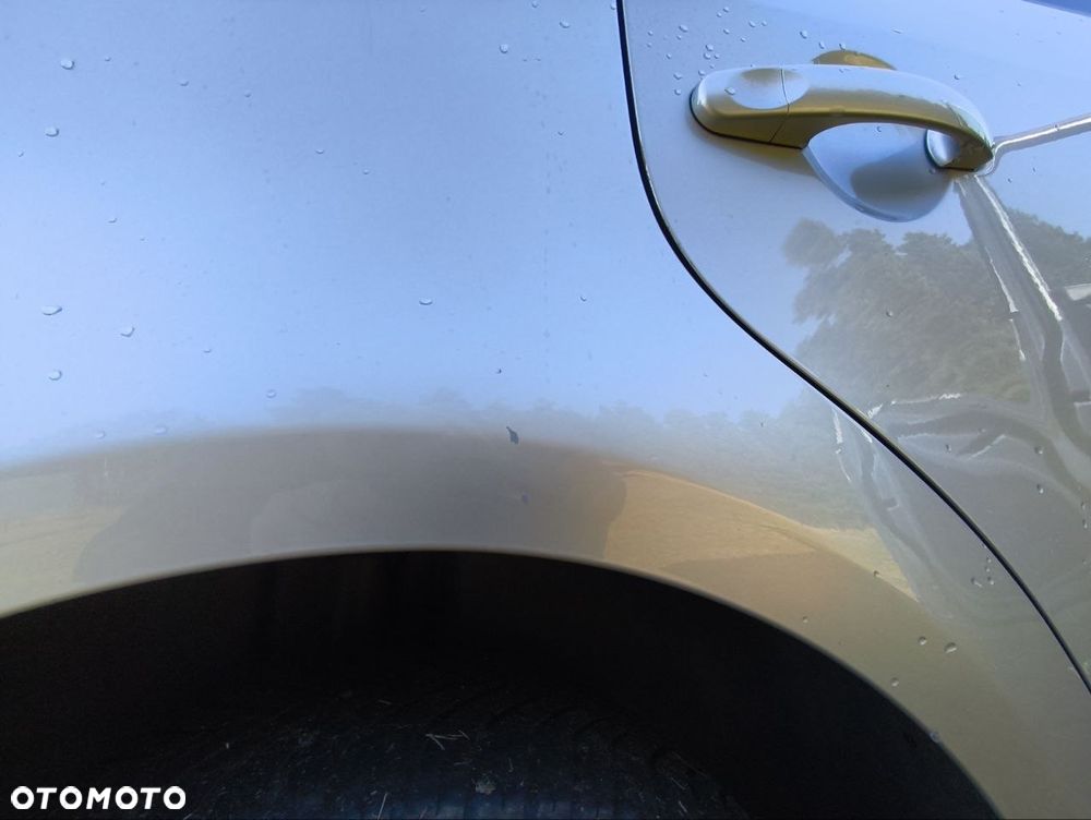 Volkswagen Touran 1.6 TDI DPF BlueMotion Technology DSG Comfortline - 10