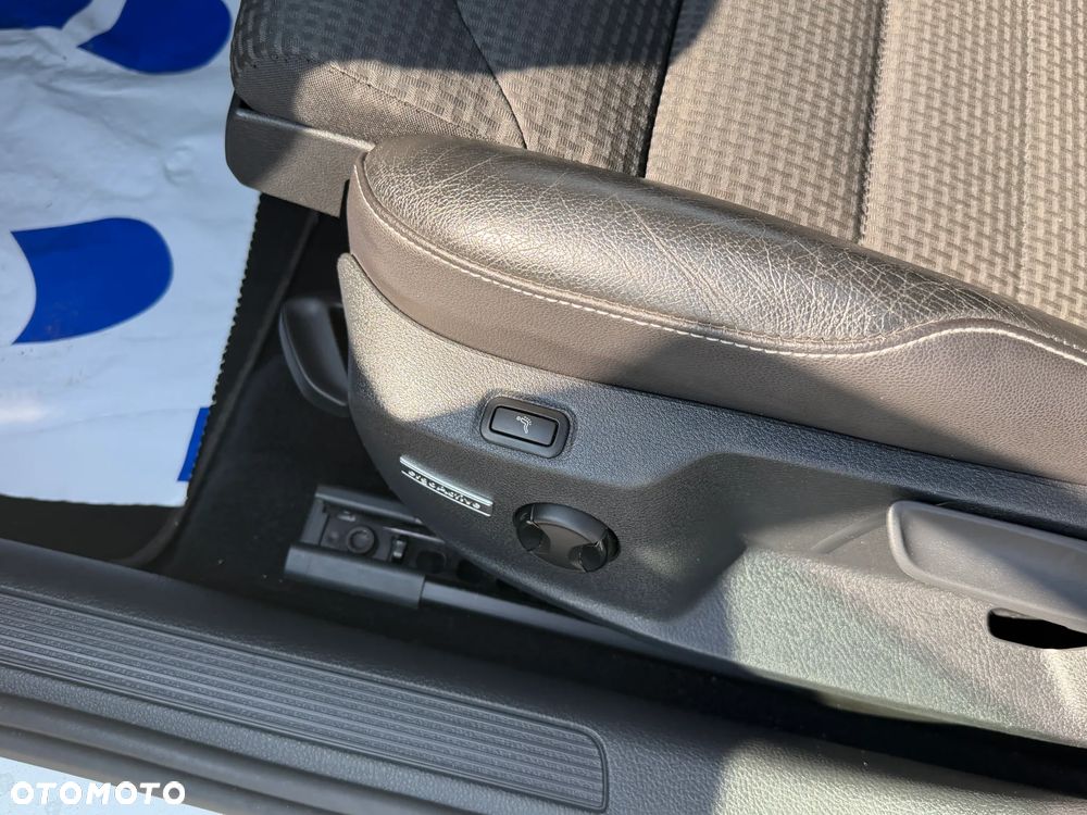 Volkswagen Golf 2.0 BlueTDI Highline - 14