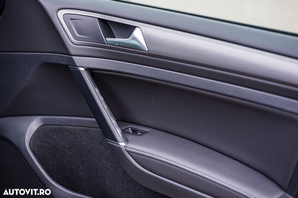 Volkswagen Golf 1.6 TDI BlueMotion Technology DSG Lounge - 12