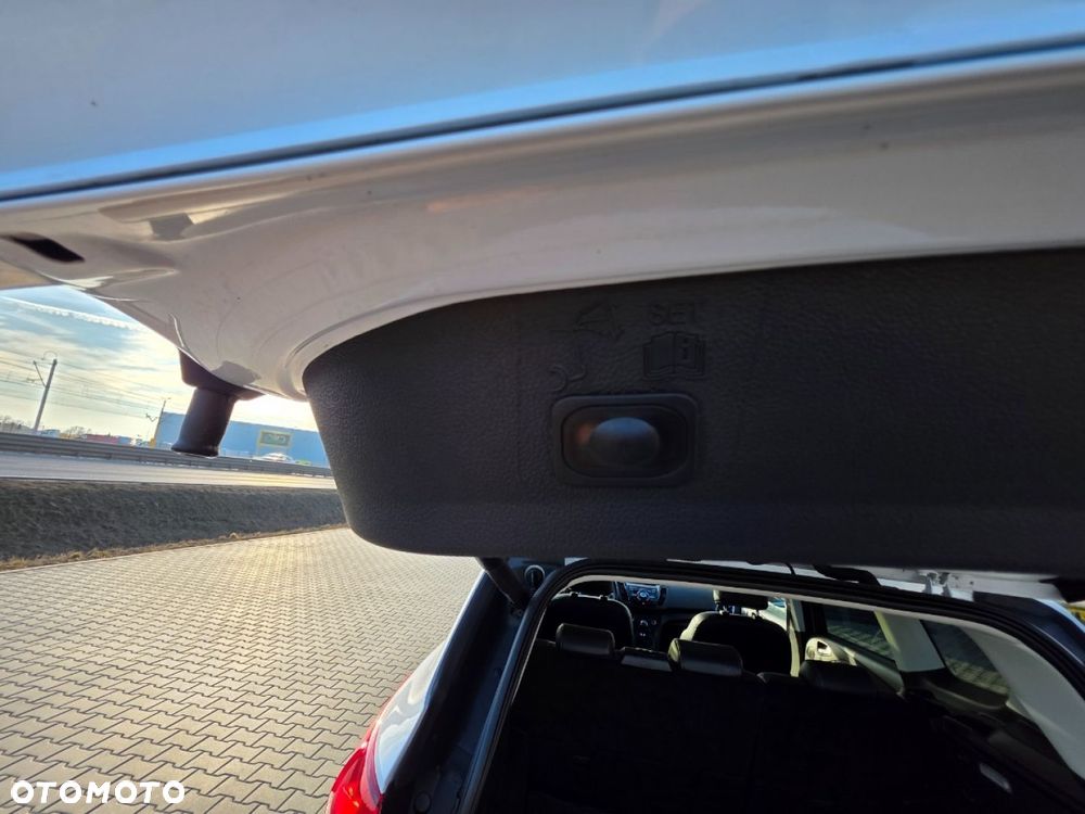 Ford Kuga - 29