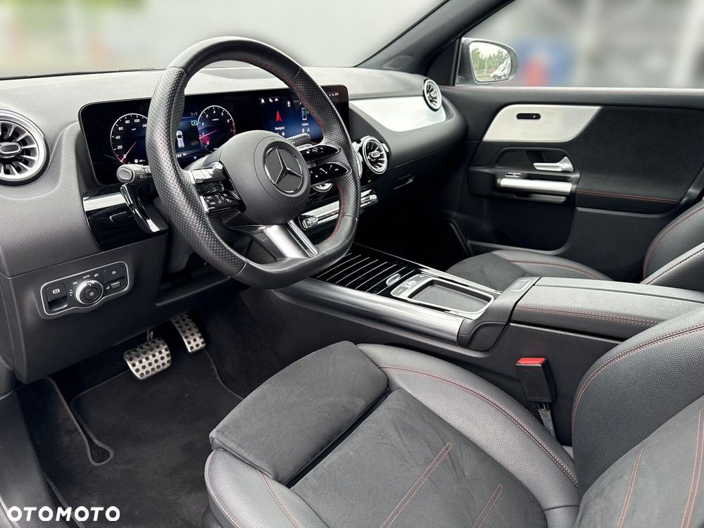 Mercedes-Benz GLA - 15