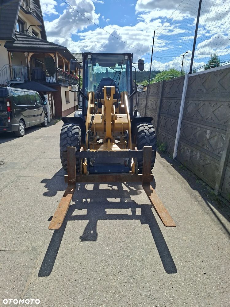 Caterpillar CAT 908 M - 11