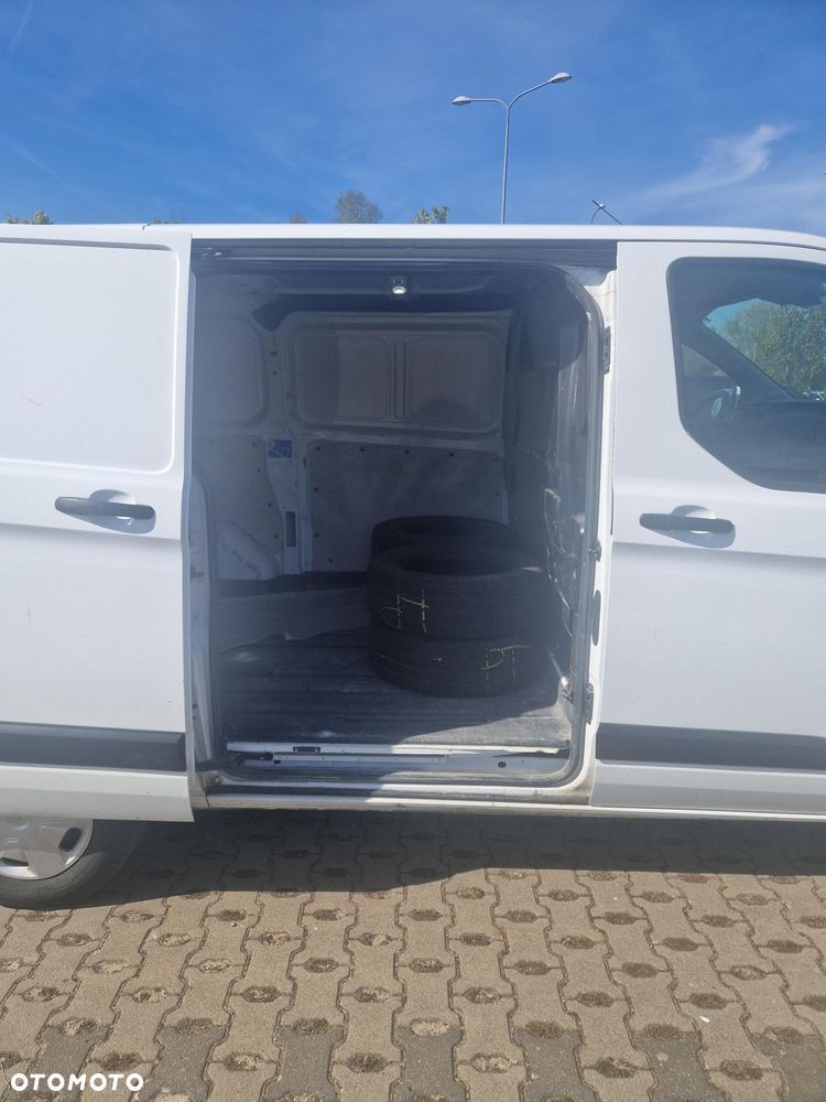 Ford TRANSIT CUSTOM - 11