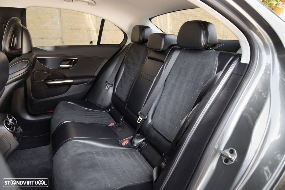 Mercedes-Benz C 300 d AMG Line - 16