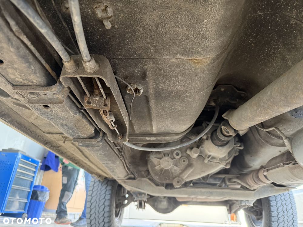 Jeep Cherokee - 38
