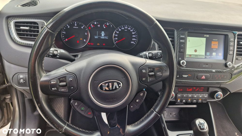 Kia Carens 1.7 CRDi M 7os EU6 - 9