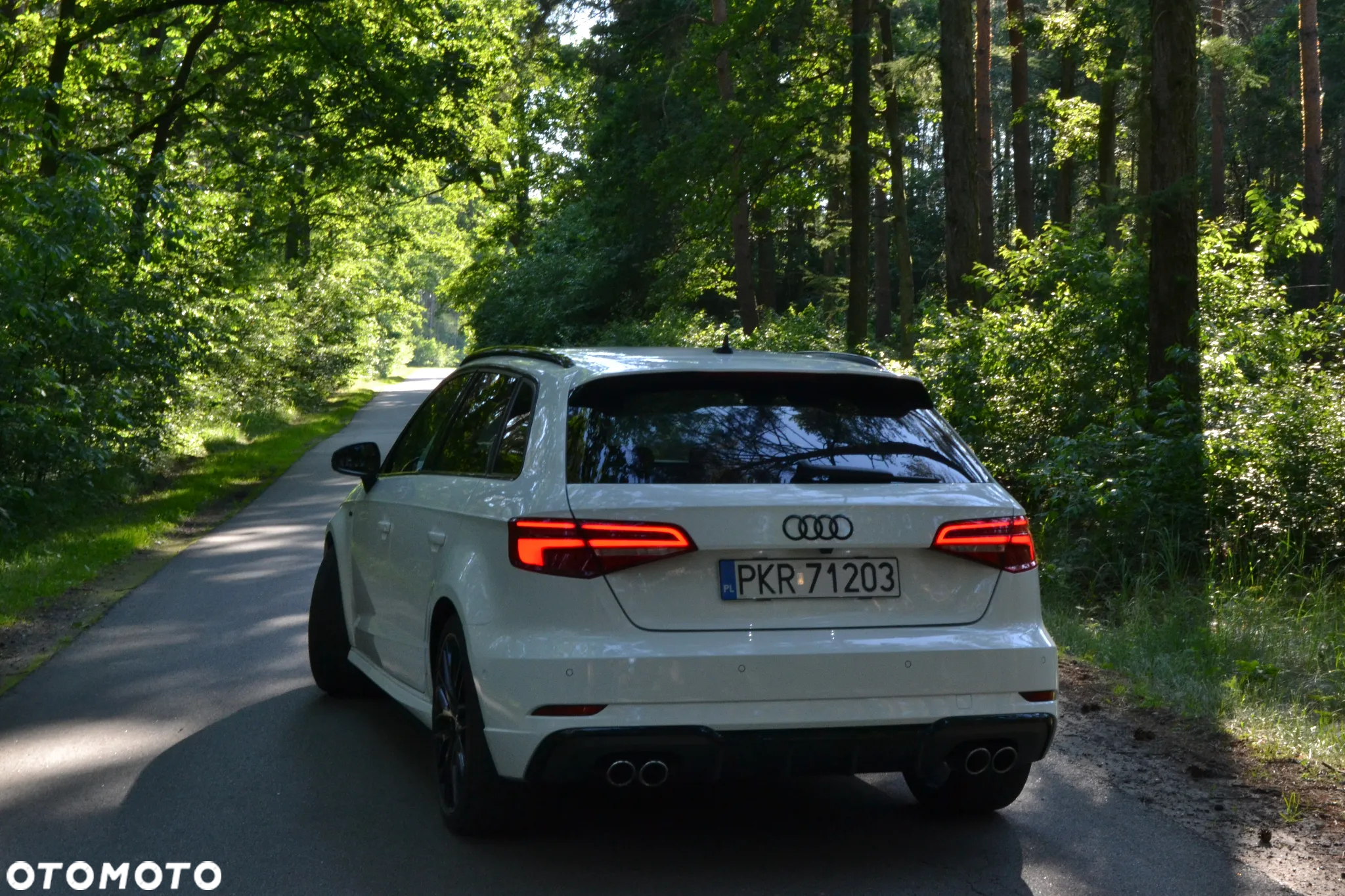 Audi A3 2.0 TDI Sportback (clean diesel) S tronic S line Sportpaket - 4