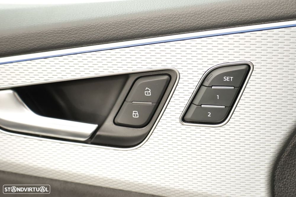 Audi Q8 55 TFSIe quattro Tiptronic - 22
