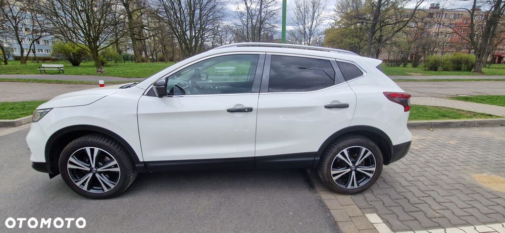 Nissan Qashqai 1.6 DIG-T Tekna - 1